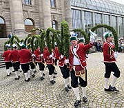 Schäfflertanz 2022 vor der Bayerischen Staatskkanzlei (Bild: Martin Schmitz)